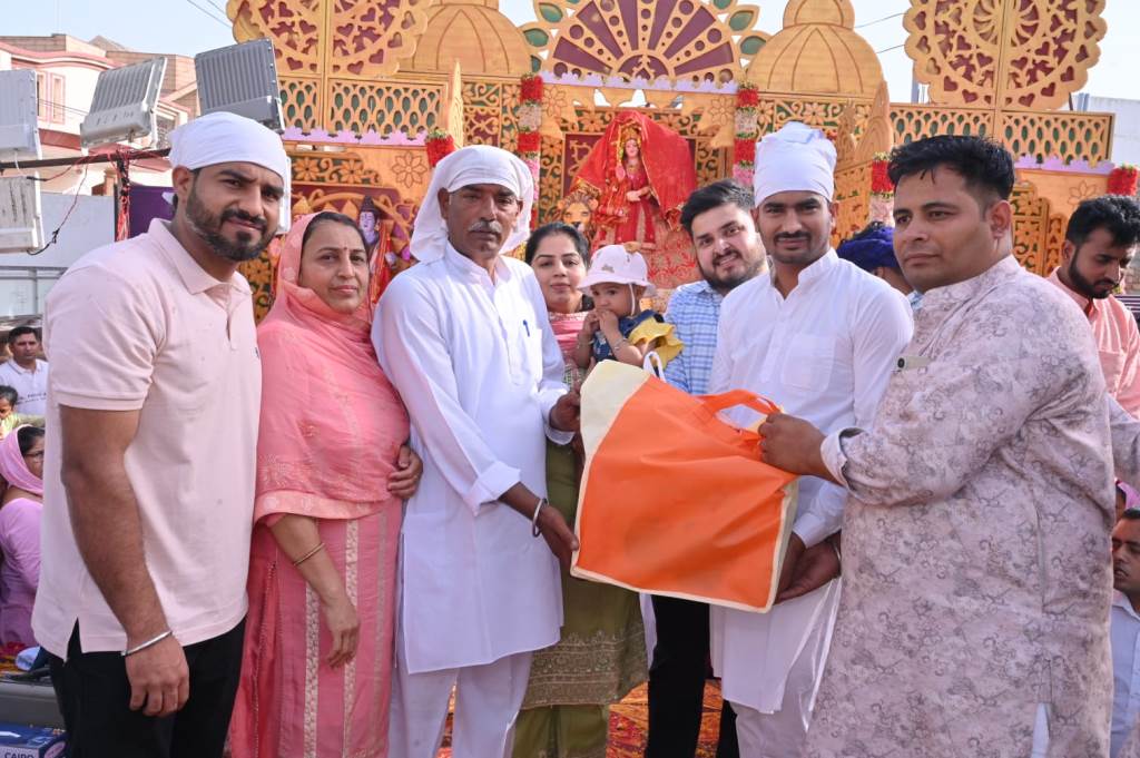 श्री नवदुर्गा मित्र मंडल बरवाला ने वार्ड नं 2 बरवाला में करवाया मां भगवती का 13 वां विशाल जागरण ज्वाला जी से लाए मां की ज्योत